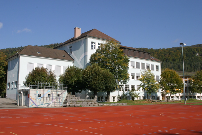 Schulhaus Rainfeld